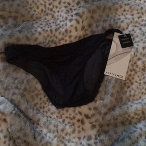NWT Reversible Black/gray Oakley bikini bottom, M